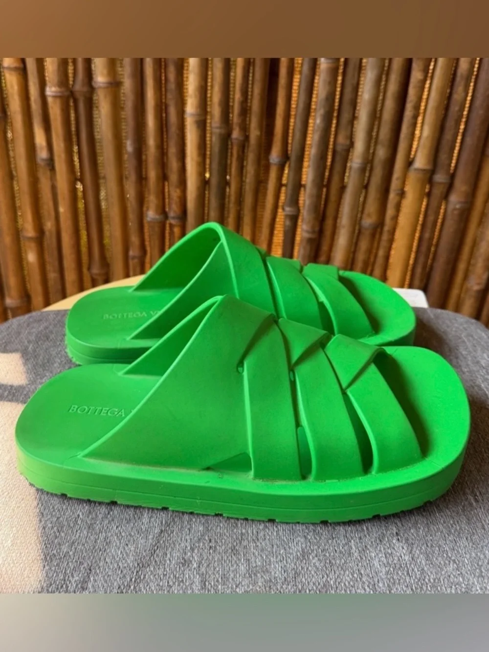 BOTTEGA VENNETA men’s rubber slides